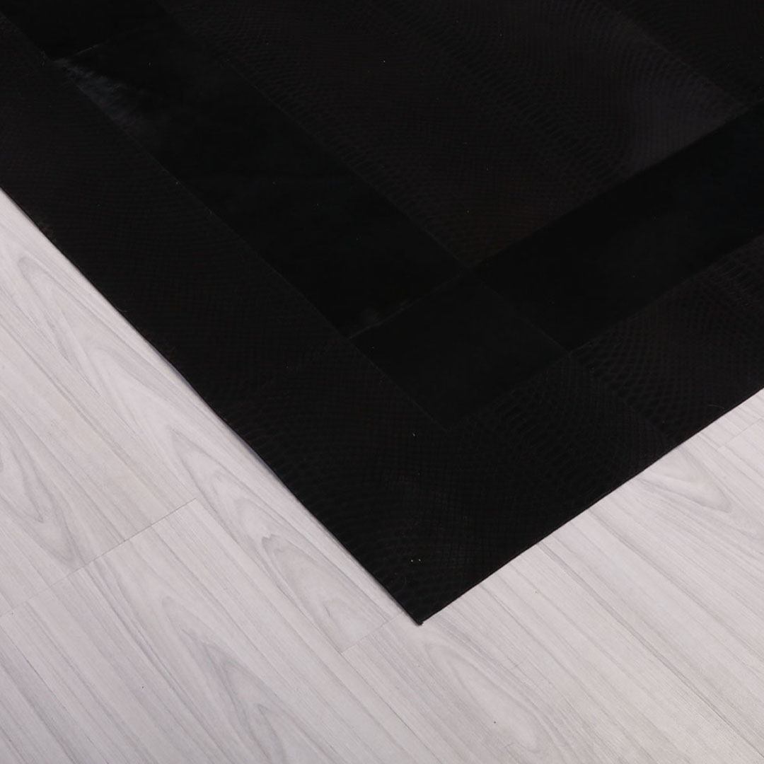 Hakiki Deri Anaconda Desenli Siyah Deri Halı