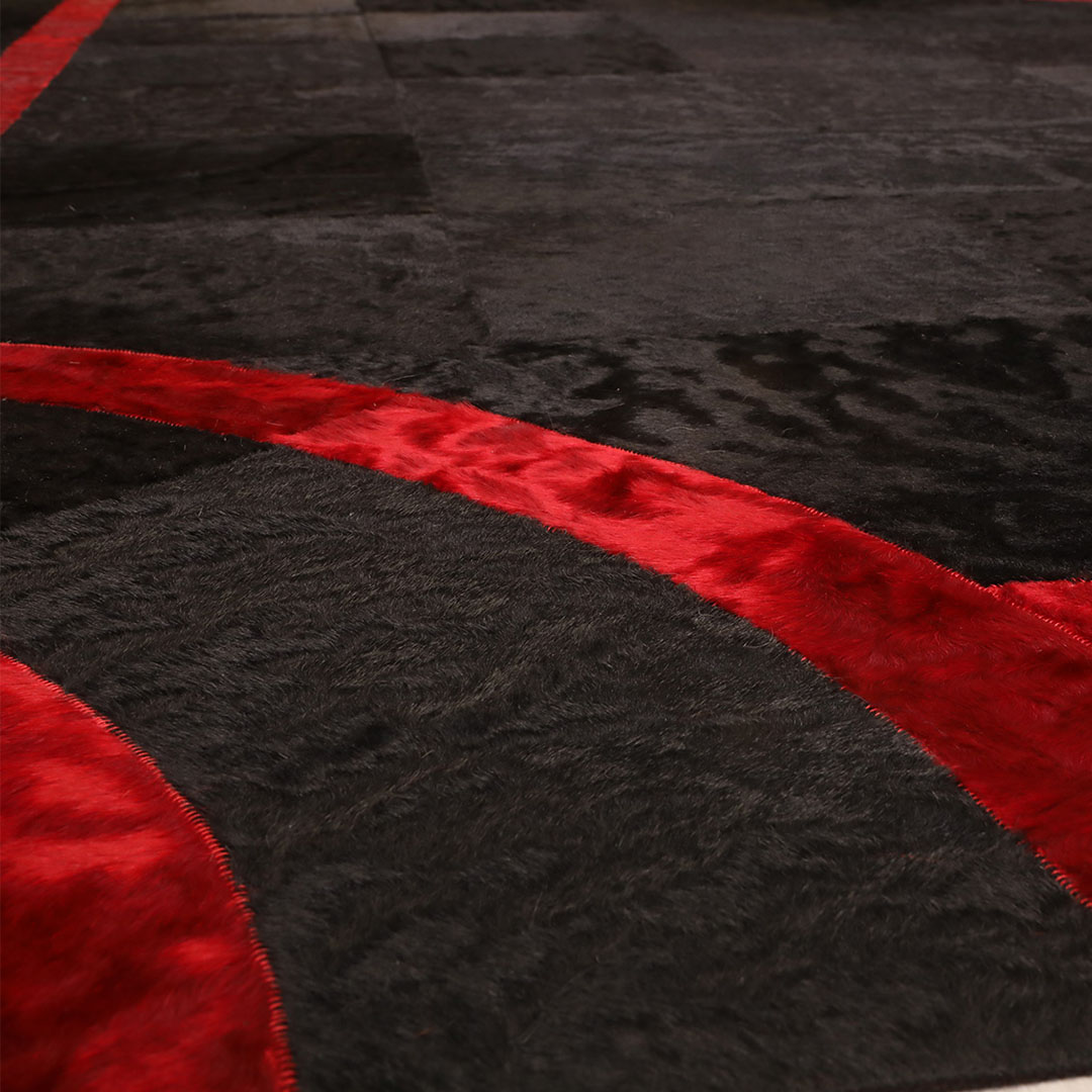 Hakiki Deri Kırmızı Desenli Siyah Astragan Deri Halı